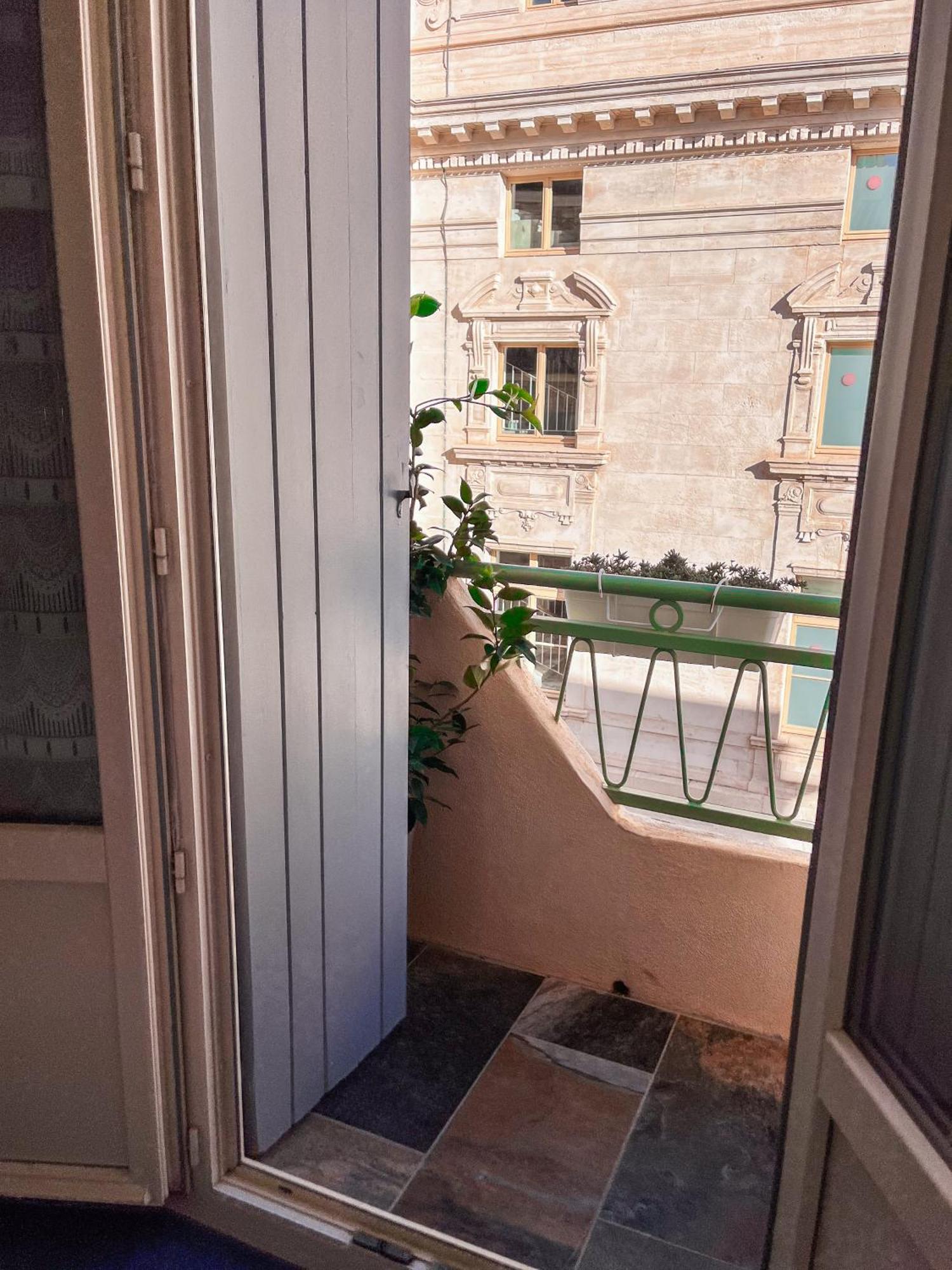 Le National Hotel 2*